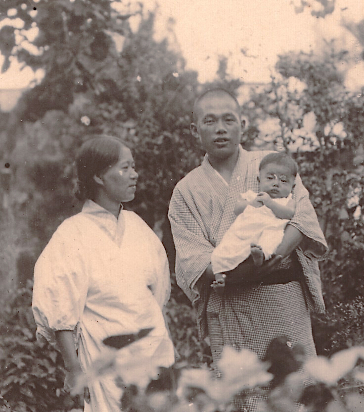 Takashi Nagai with his wife Midori and their son Makoto in May 1936 | Wikimedia Commons